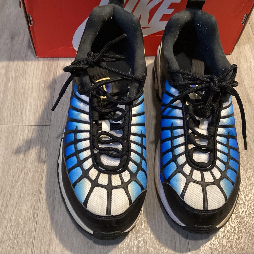 Nike Air Max 120 Size 10.5